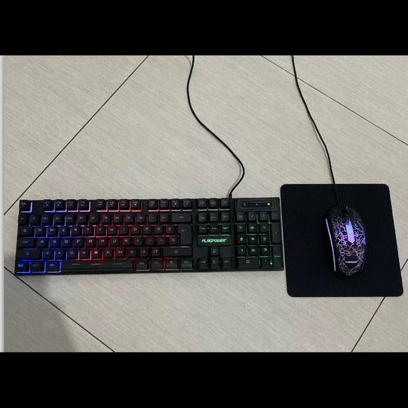 FLAGPOWER Gaming Rainbow Backlit Keyboard - Picture 1 of 7